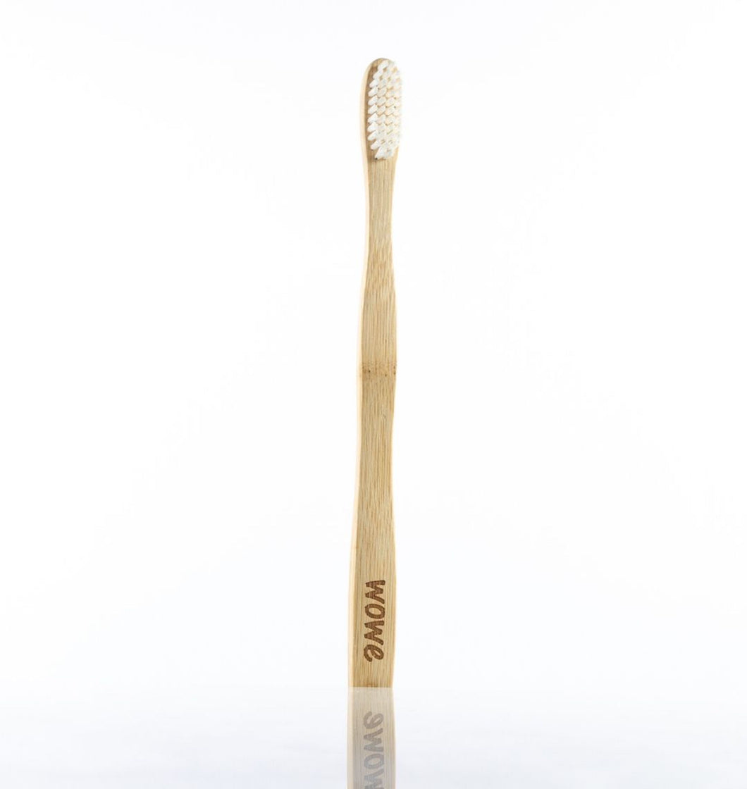 Cepillos de dientes en bambú - adulto